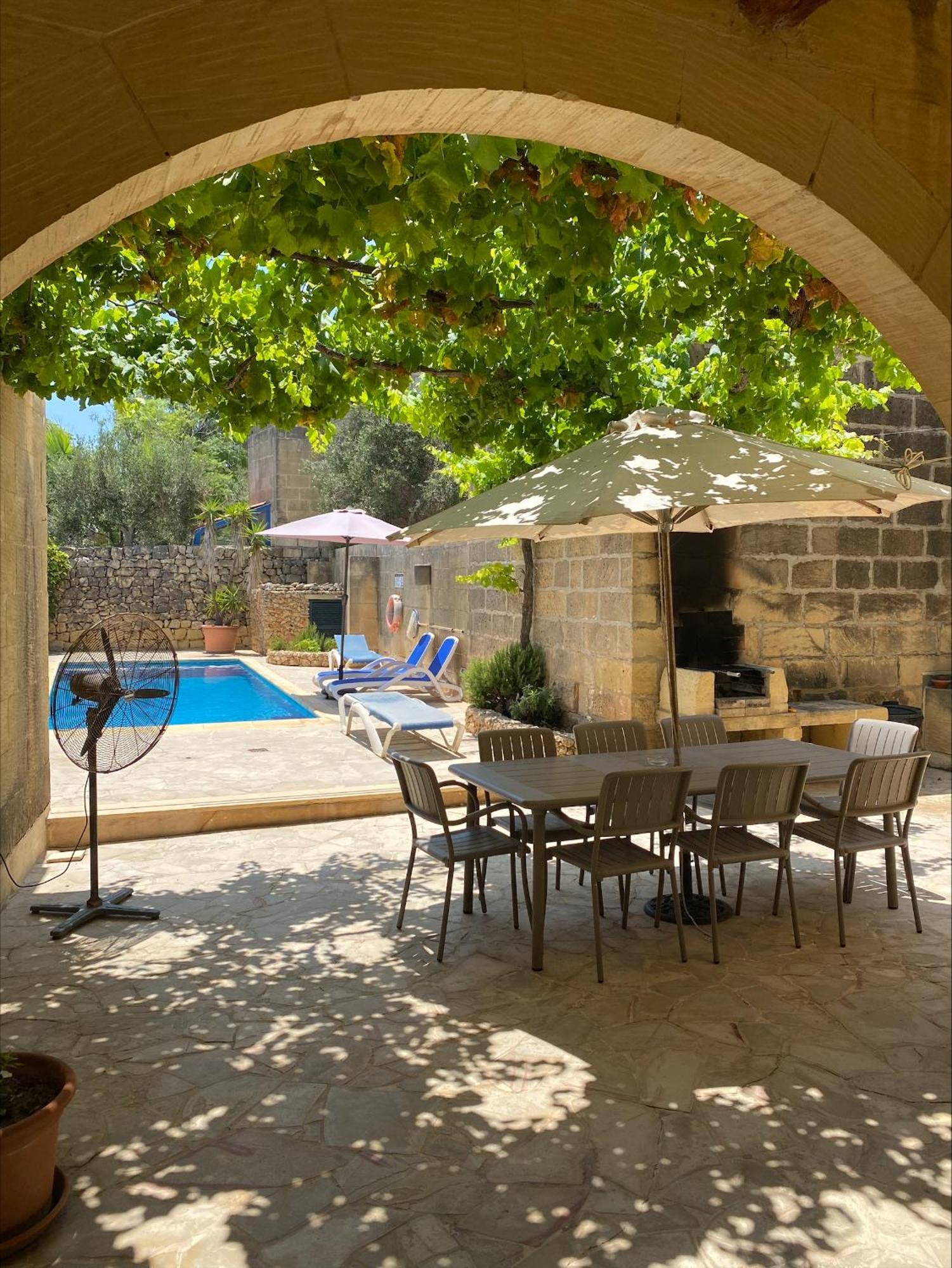 Tal-Masklu Farmhouse Gharb  Luaran gambar