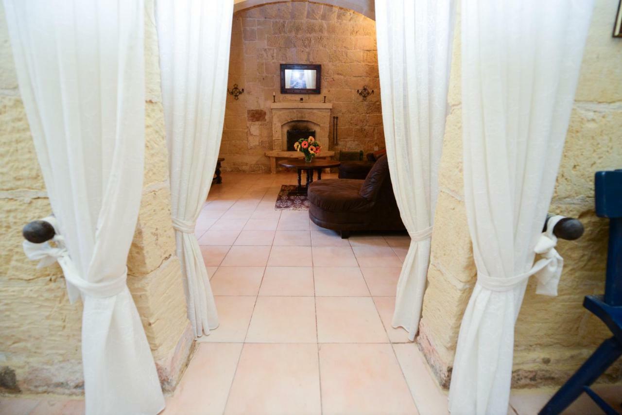 Tal-Masklu Farmhouse Gharb  Luaran gambar