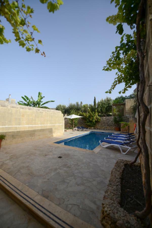 Tal-Masklu Farmhouse Gharb  Luaran gambar